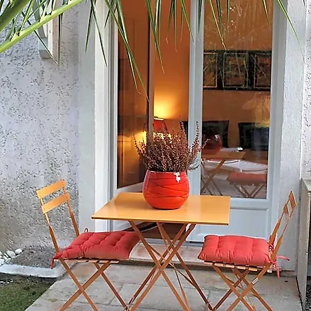 Couette-café La Topi 3*