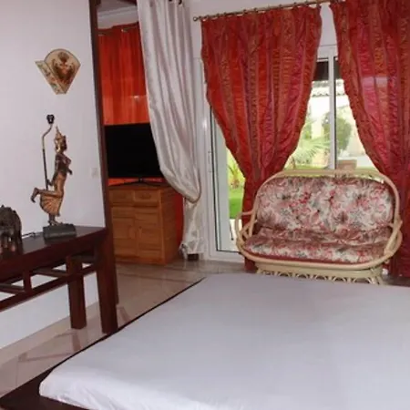 Oda ve Kahvaltı La Topi