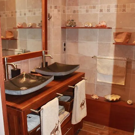 Bed & Breakfast La Topi Antibes