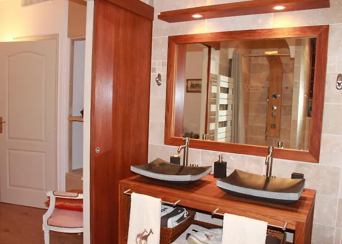 Bed & Breakfast La Topi Antibes